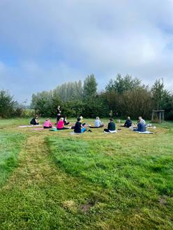 foto: yoga in de pluktuin 